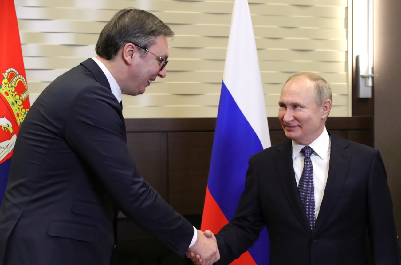 Vučić razgovarao sa Putinom, pomenuo mu i Crnu Goru