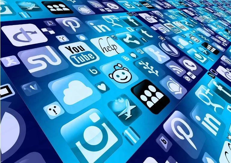 Facebook zabranjuje političko oglašavanje putem generičkih alata vještačke inteligencije