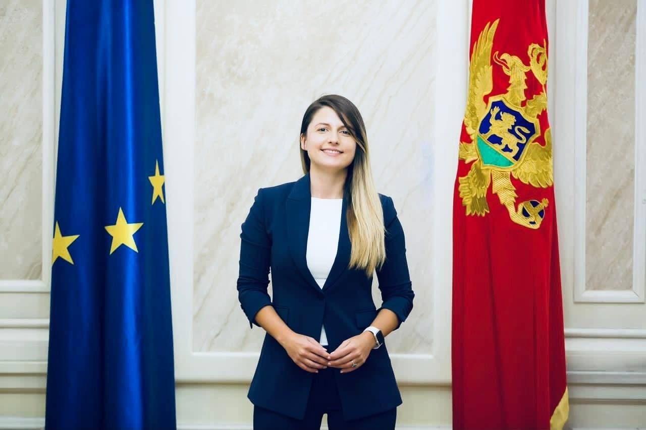 Srzentić donirala platu školi na Cetinju