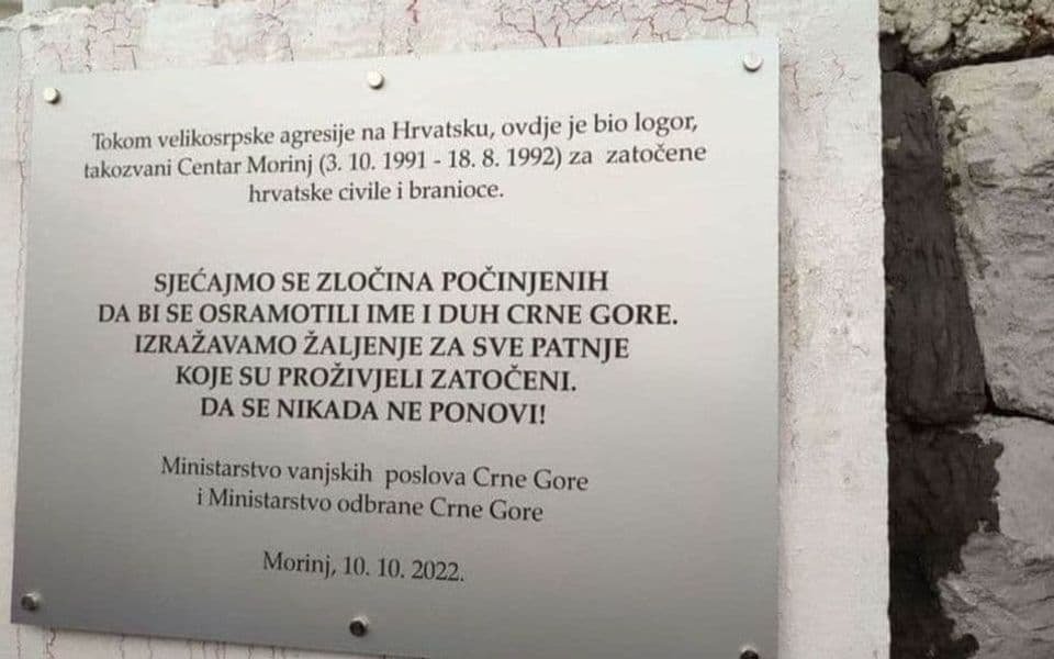 Ultimatum Miholjskog zbora i Matice Boke: U narednih 15 dana ukloniti ploču u Morinju, u suprotnom…