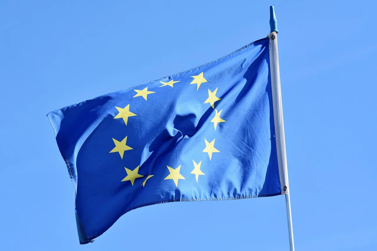 EU zabrinuta zbog „iznenadnog zatvaranja“ srpskih institucija na Kosovu