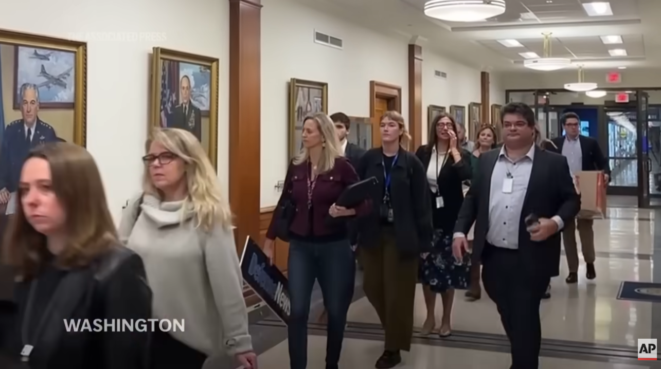 Novinari vratili propusnice i napustili Pentagon, ne pristaju na nova pravila izvještavanja