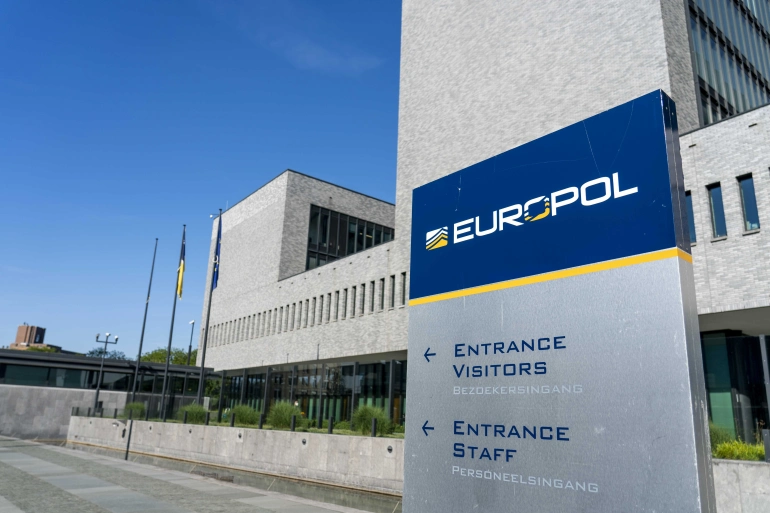 Europol: Raskrinkana višemilionska prevara sa francuskim slušnim aparatima