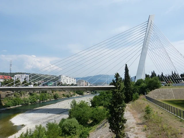 Tri osobe uhapšene zbog krađe šljunka iz Morače