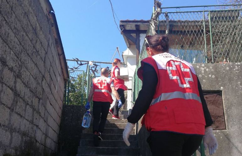 Cetinje: Komunalna policija nastavila kontrole, volonteri pomažu starima
