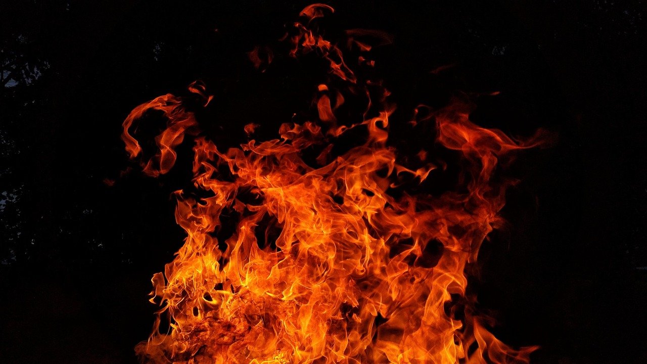 Botun i Zeta gorjeli tokom noći, aktivan požar na Jelinovom dubu
