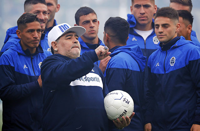 Maradona podnosi ostavku