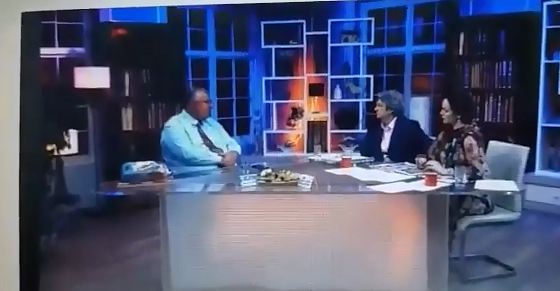 Pop Maca previše i za Šešelja