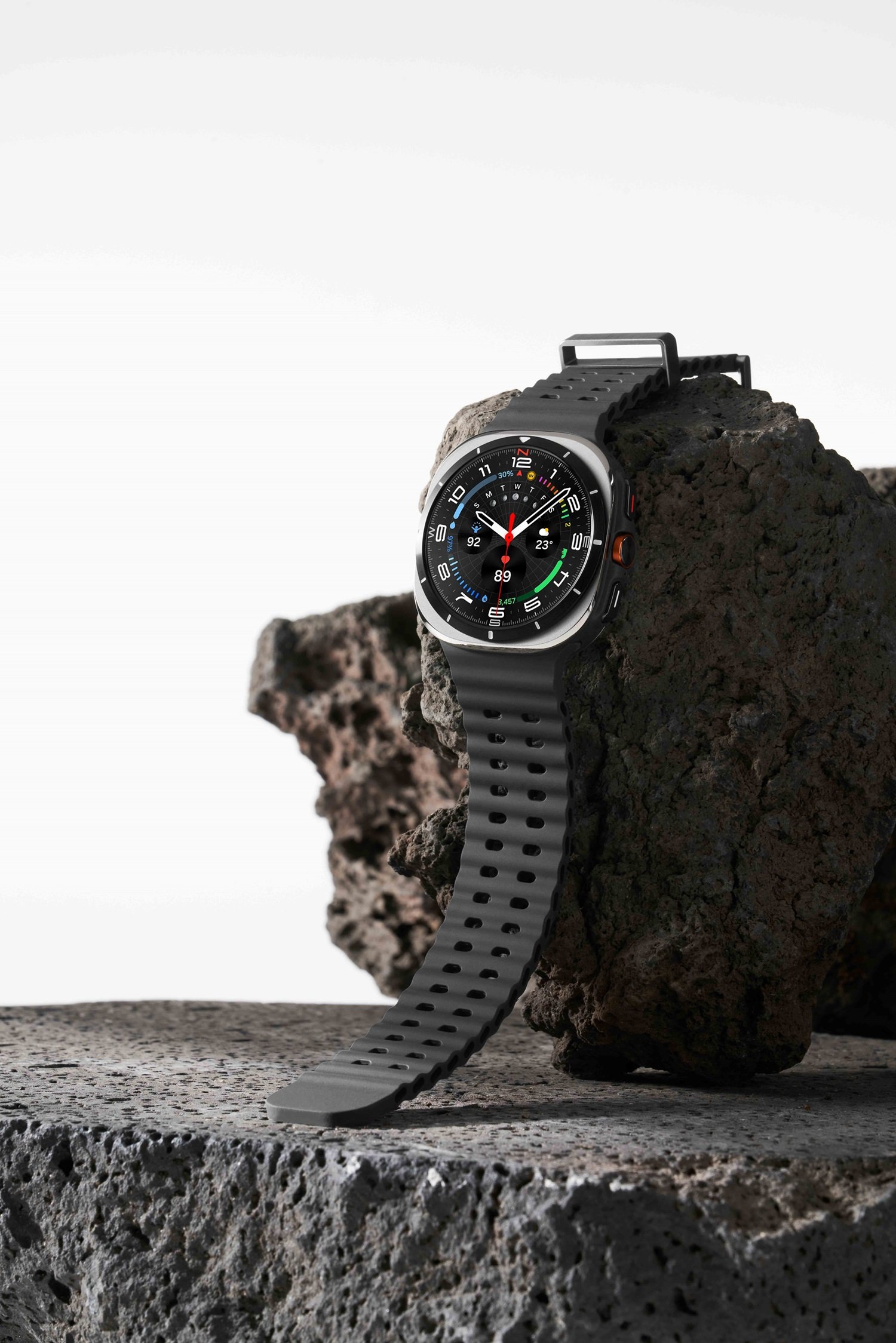 Samsung Galaxy Watch Ultra sat sada ima One UI 8 Watch