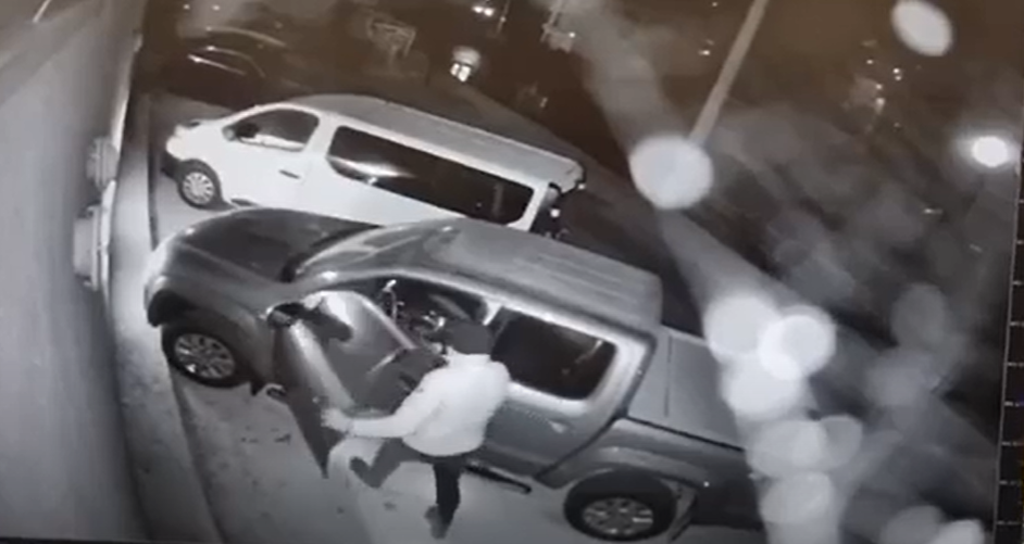 Uhapšena dvojica Rožajaca, osumnjičeni da su ukrali vozilo ispred zgrade policije
