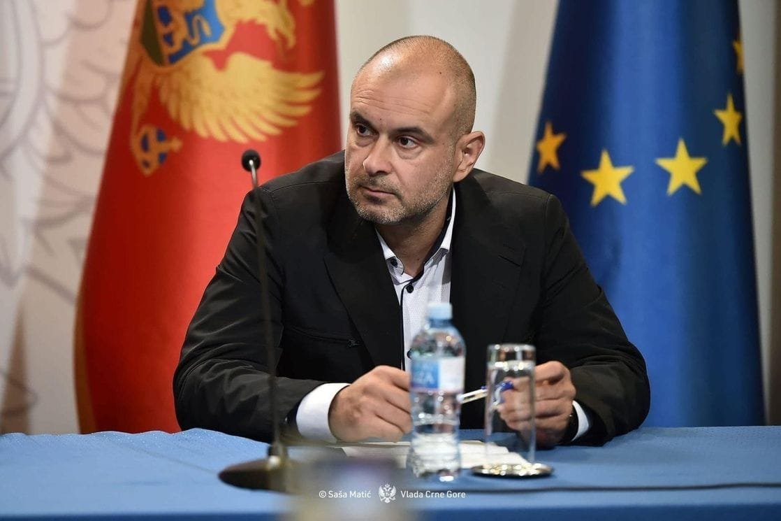 Tadić: Pregovori o prodaji broda "Kotor" u finalnoj fazi, podnio sam ostavku kad sam vidio da je brod opet zarobljen