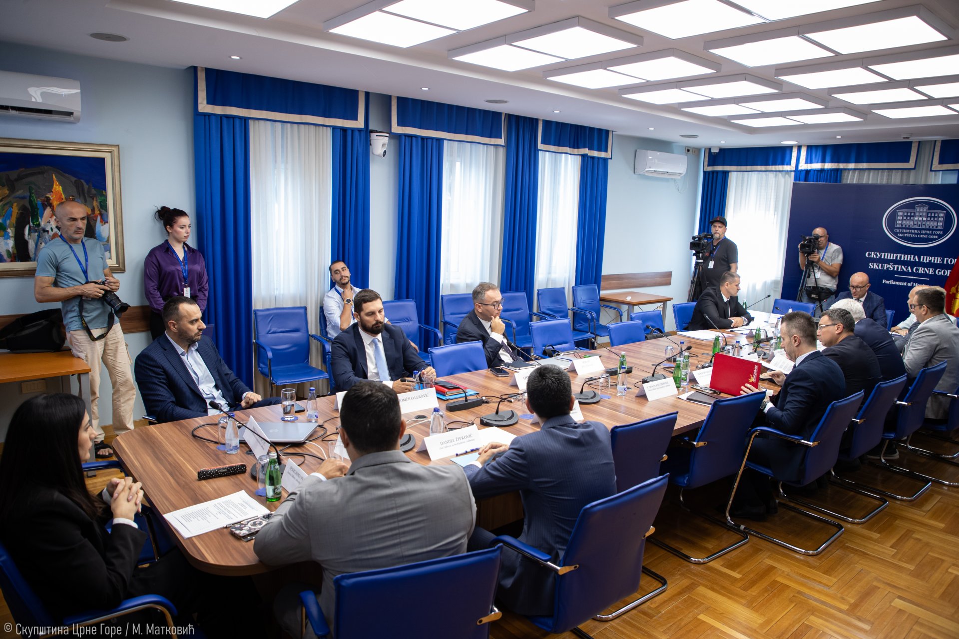 Živković: Rasulo u bezbjednosnom sektoru, ne vjeruje vam ni parlamentarna većina; Šćepanović: Policiju podržava 95 odsto građana