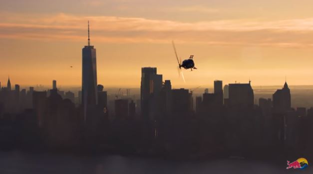 Pogledajte vratolomije helikopterom iznad Njujorka od kojih staje dah