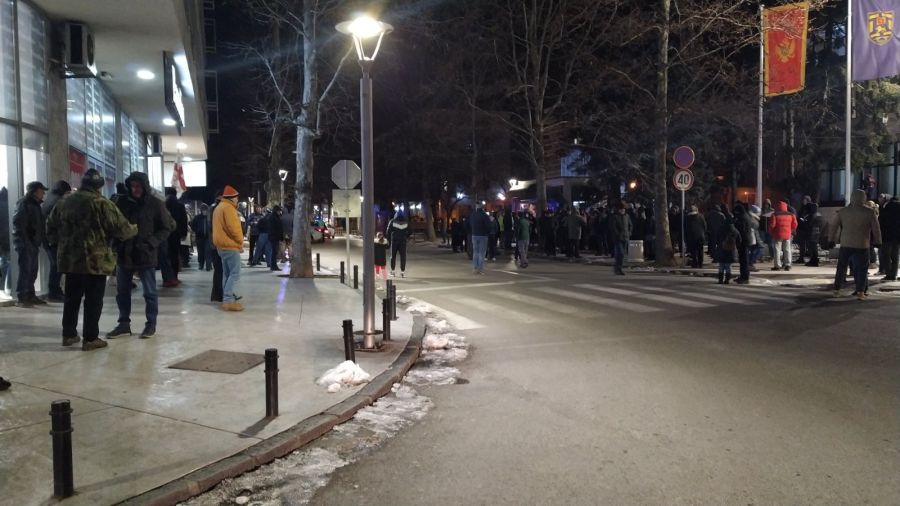 U više gradova i noćas protesti zbog inicijative za smjenu Vlade