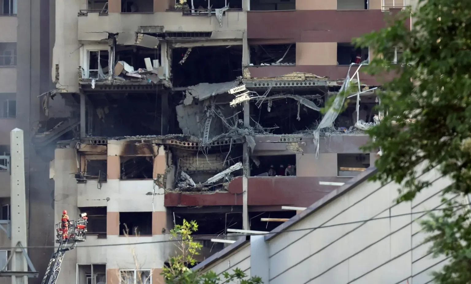 U izraelskim napadima na Iran poginulo 935 ljudi, saopštili zvaničnici