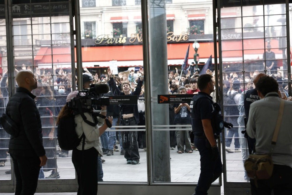 Protesti širom Francuske: Blokirajmo sve!