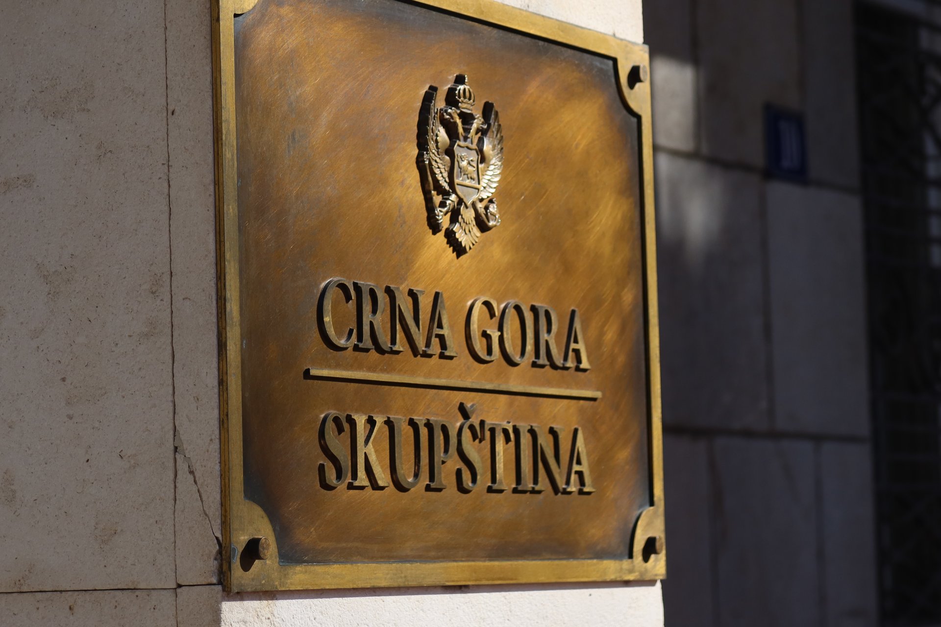 Skupština Crne Gore: Neto zarada poslanika Čobija nije tri hiljade eura