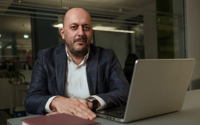 Vukčević: Rezultat glasanja za Trinaestojulsku nagradu nije uspio da društvo uzdigne iznad rovovskih podjela