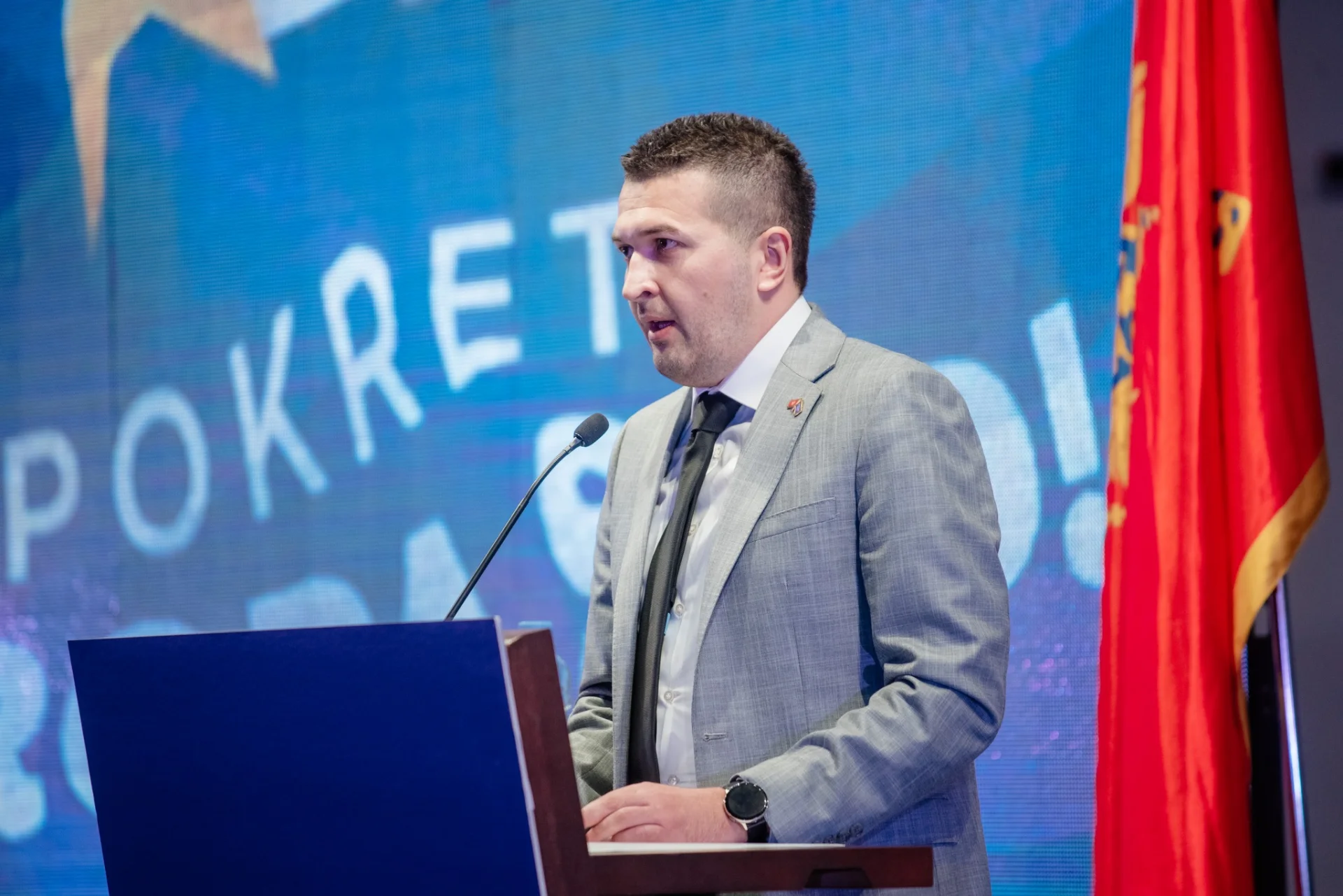 Pejović Nikoliću: Nije vam smetao ni DF ni URA kad ste glasali za 43. Vladu