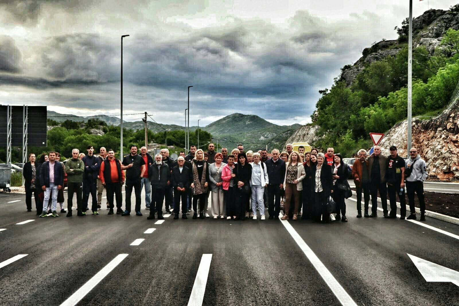 Građani Cetinja pitaju Spajića: Zar su za Vas dvadeset troje ubijenih Cetinjana samo prepreka turističkoj sezoni
