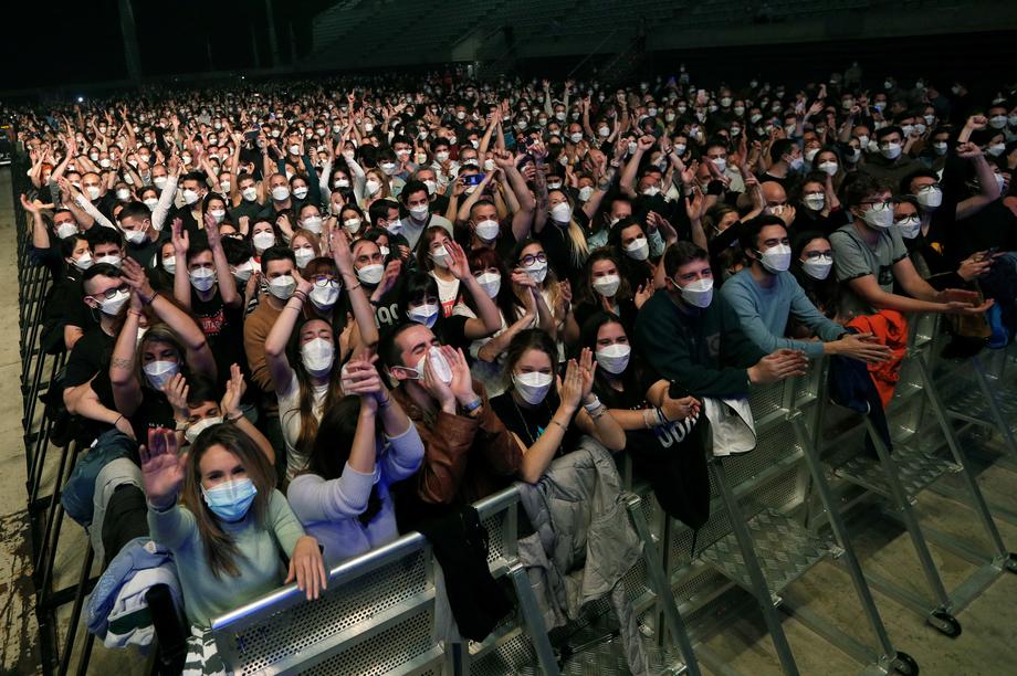 Na koncertu u Barseloni 5 hiljada ljudi uz brzo testiranje na korona virus