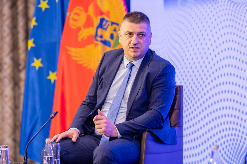 Novović: SDT u bankama blokirao oko 64 miliona eura, pokrenuta 21 finansijska istraga