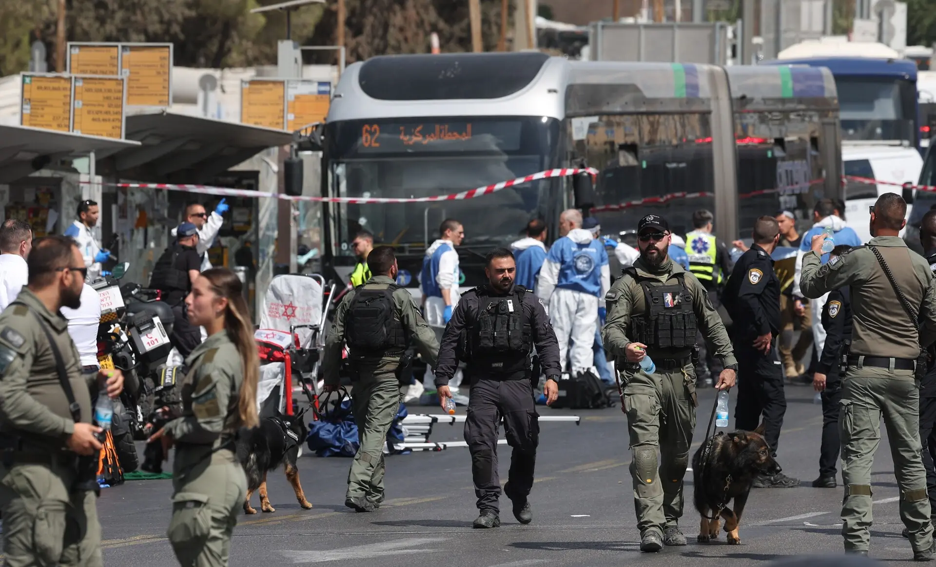Broj žrtava pucnjave u Jerusalimu povećan na šest, napadači ubijeni
