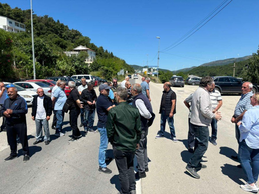 Radnici ulcinjske Solane blokirali magistralu Ulcinj - Bar