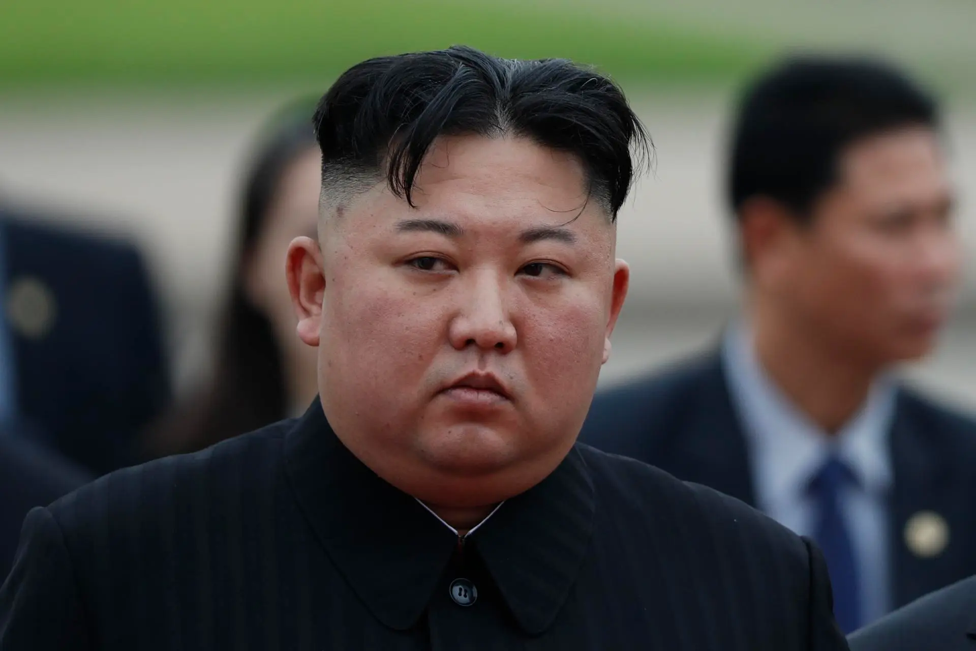 Kim Džong Un obišao novu liniju za proizvodnju raketa