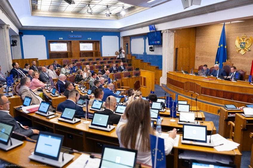 Poslanici danas o izmjenama Zakona o javnim okupljanjima