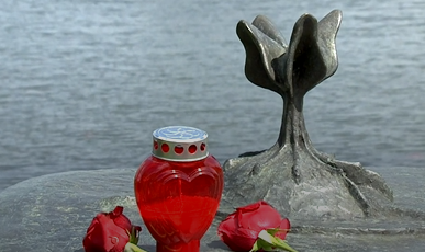 Državni vrh Hrvatske odao poštu žrtvama logora Jasenovac