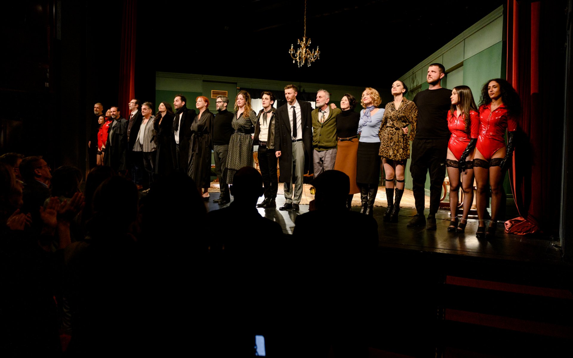 Aplauz i ovacije za “Ja sam ona koja nisam” u Crnogorskom narodnom pozorištu