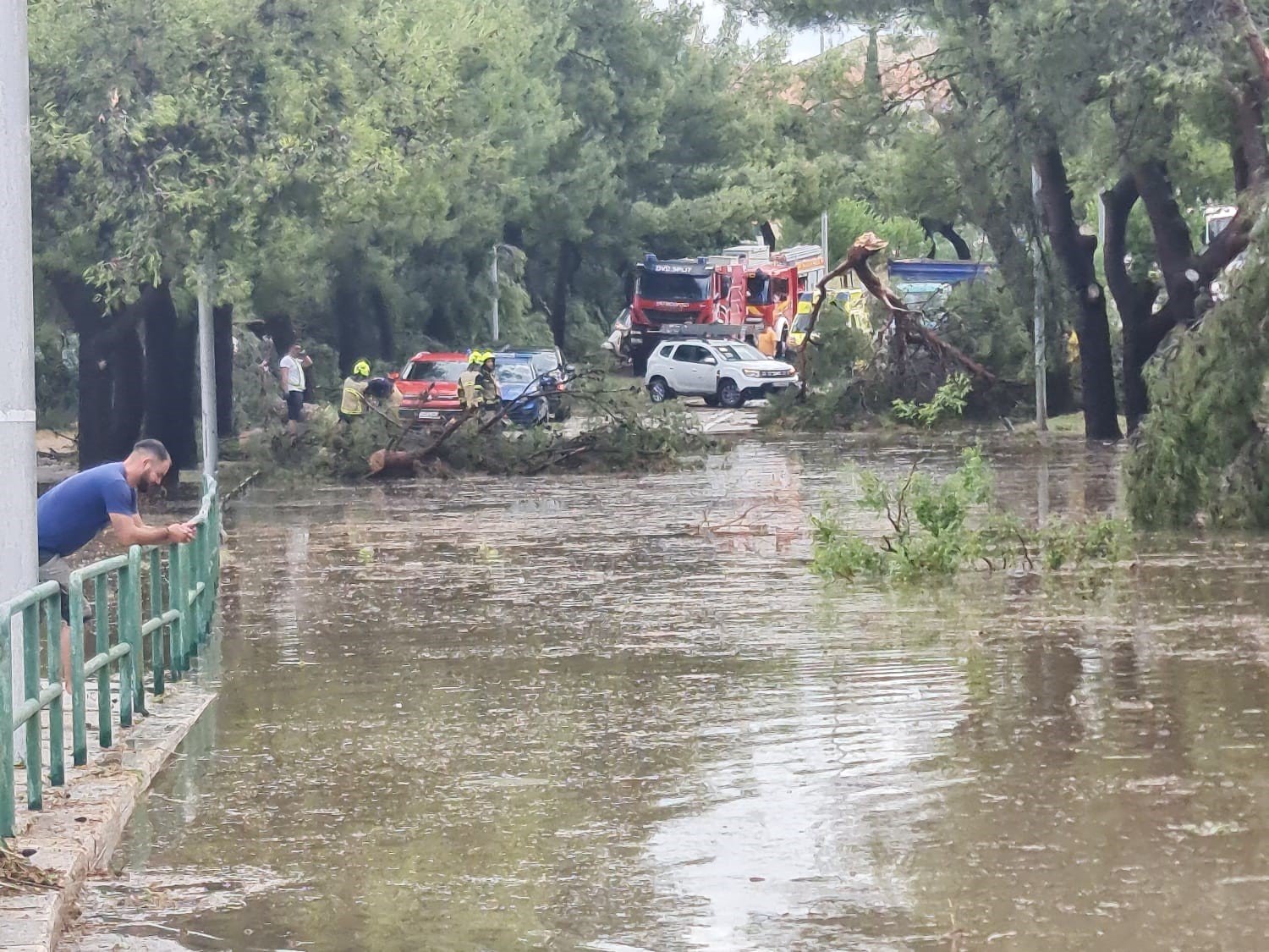 Jako nevrijeme prošlo Splitom. Više je povrijeđenih, šteta ogromna