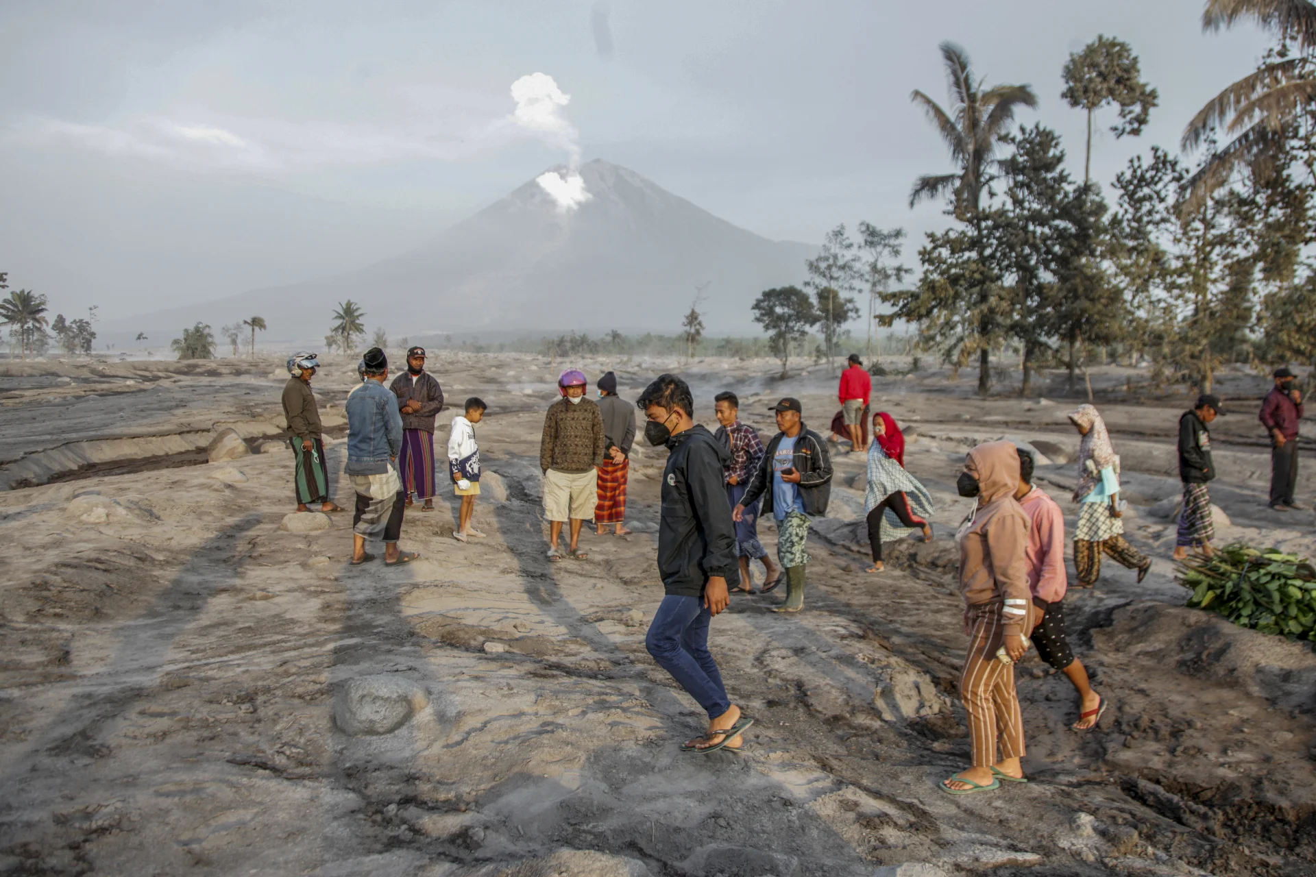 U Indoneziji 11 planinara poginulo nakon vulkanske erupcije