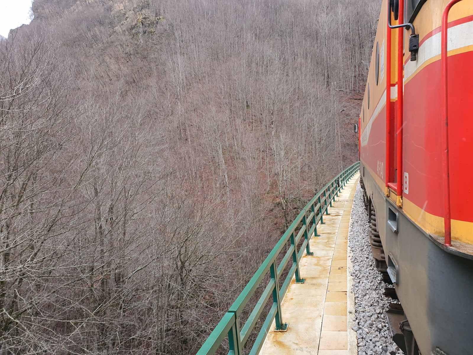 Konačno stigli u PG: Voz iz Bijelog Polja kasnio satima, pokvarila se lokomotiva prije Kolašina