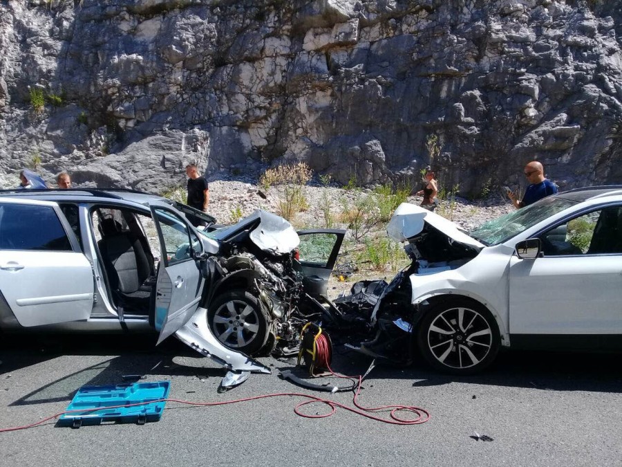 Težak udes kod Sozine, jedna osoba poginula, nekoliko povrijeđenih