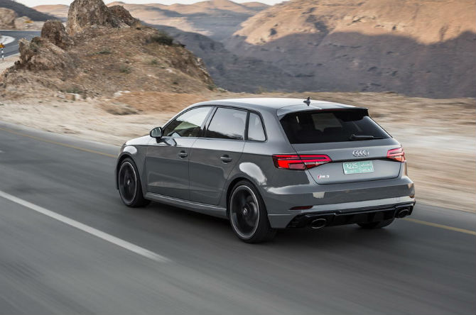 Audi RS3 koji je brži od Ferrarija 458 Italia
