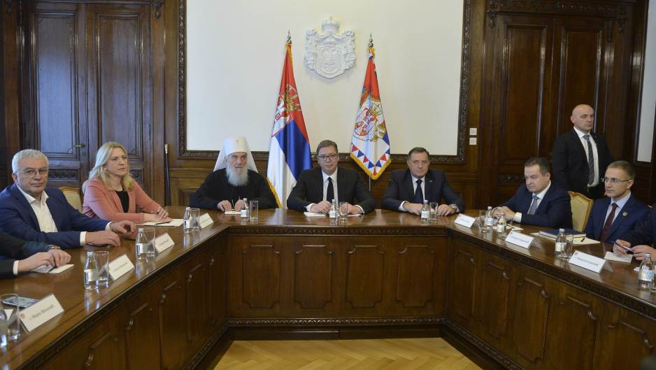 Vučić se sastao sa predstavnicima Srba iz Crne Gore i BiH
