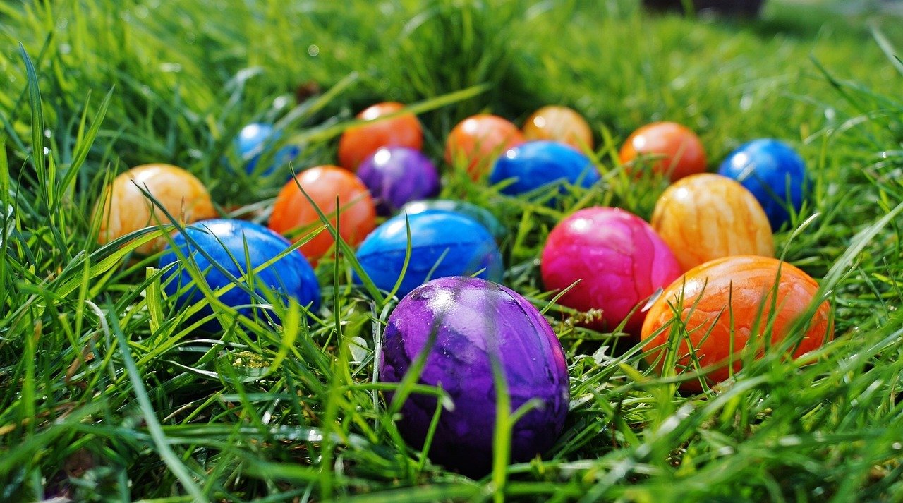 Farbanje jaja prirodnim bojama: Koje voće i povrće treba da koristite