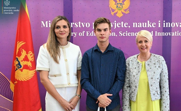 Upriličen prijem za gimnazijalca Lazara Tomića - počasnog doktora Međunarodne istraživačke zajednice