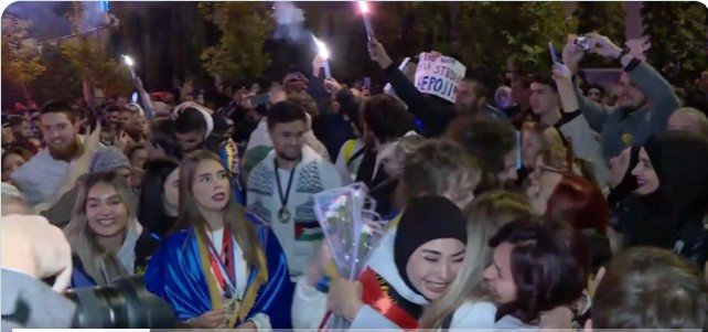 Građani Novog Pazara dočekali studente koji su pješačili do Novog Sada