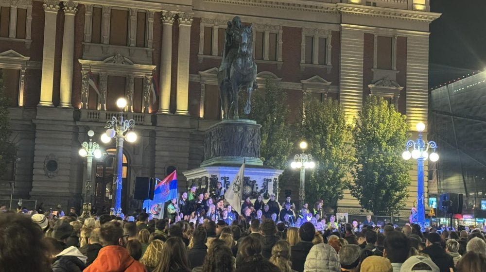 Narodno pozorište je narodno: Skup podrške na Trgu republike u Beogradu, glumci šalju poruke Upravi