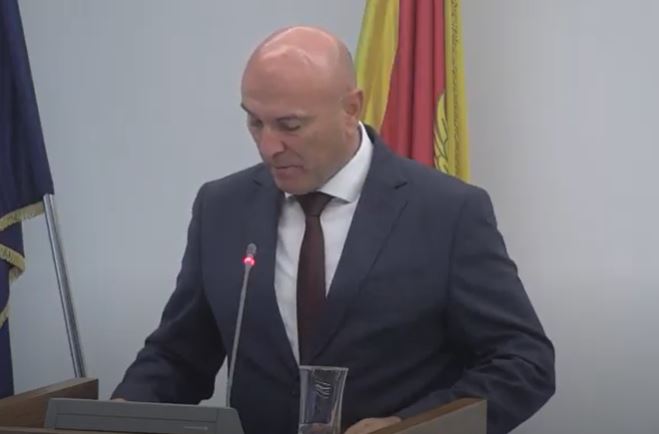 Carević: Crna Gora mora da vrati Sveti Stefan Karađorđevićima
