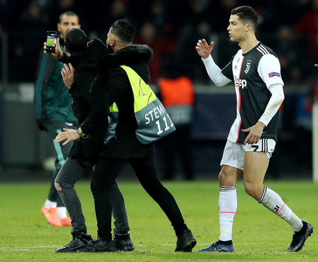 Ronaldo bijesan na "davitelja": Da li si ti lud?