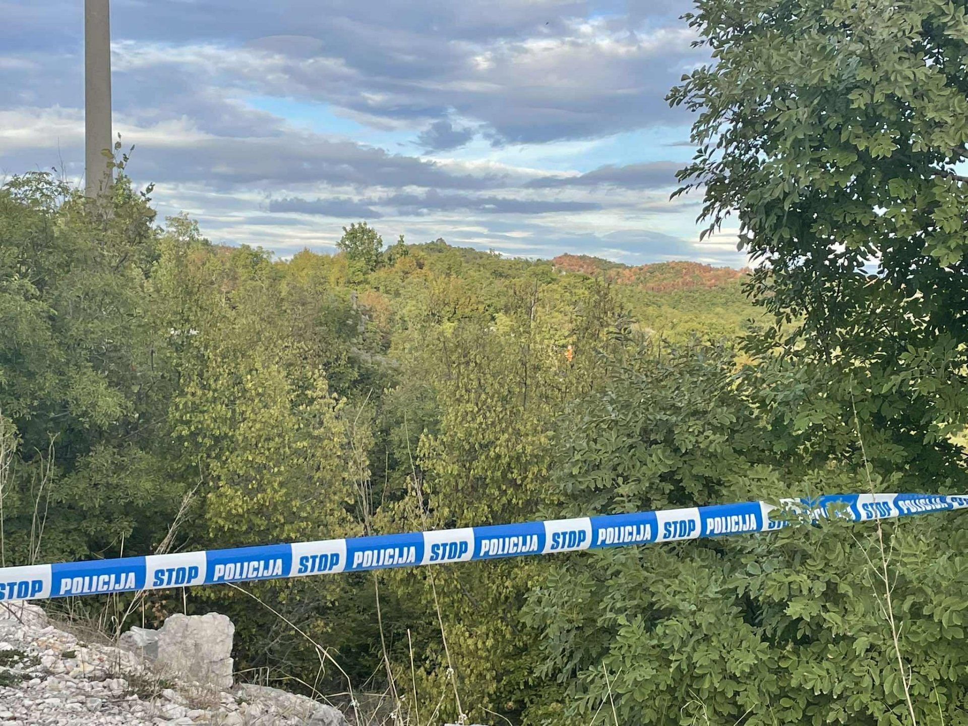 Pogledajte snimke i fotografije sa lica mjesta: Ubijeni Belada i Ivanović pronađeni blizu magistrale