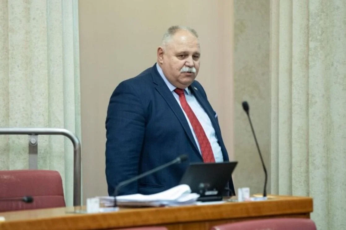 Preminuo hrvatski politićar i bivši ministar finansija Ivan Šuker