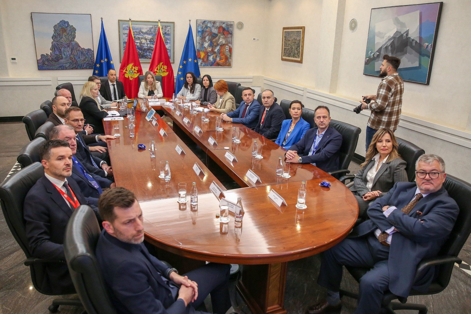 Sastanak CBCG sa upravama poslovnih banaka: Pozitivni trendovi u sektoru, stabilan SEPA sistem