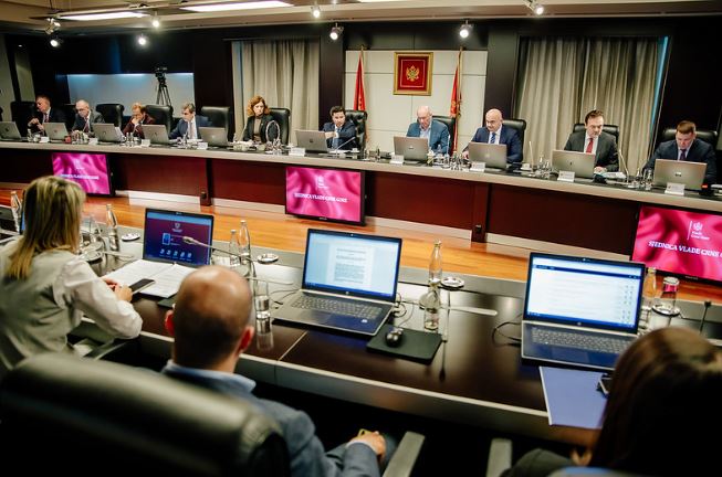 Energetske kompanije u minusu, preko 1400 novih radnika, donacija najviše pred izbore u Nikšiću