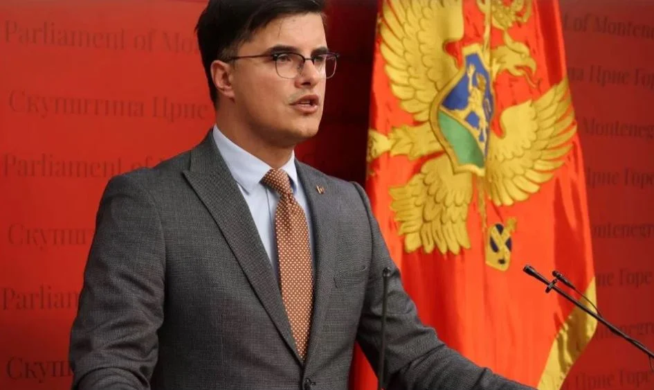 Šaranović prvo citirao nevažeći zakon, potom kompromitovan i tajni podatak