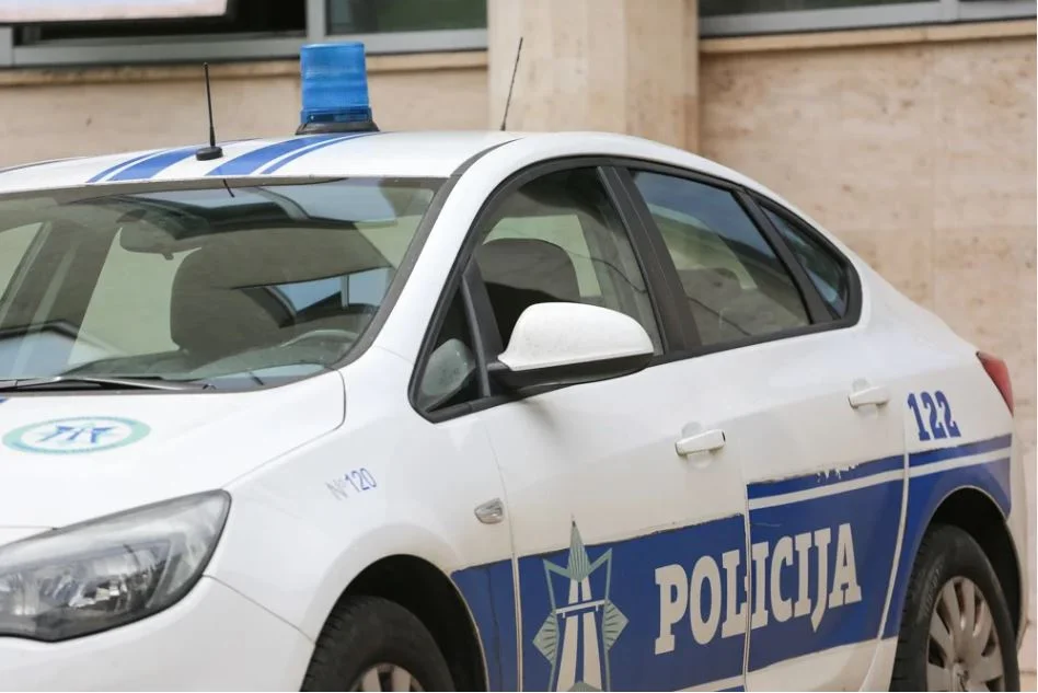 Policija kontrolisala trojicu kolega koji obezbjeđuju Lazovića